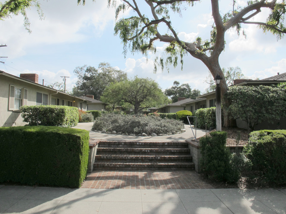 1240-1250 Yale Ave in Claremont, CA - Building Photo