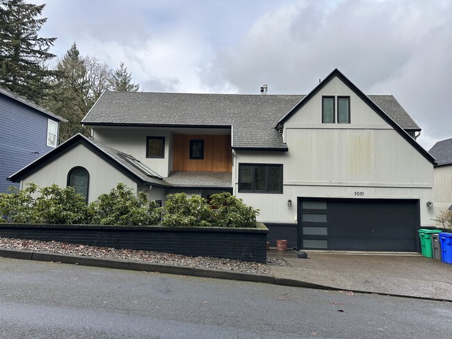 3001 NW Fairfax Terrace in Portland, OR - Building Photo - Building Photo