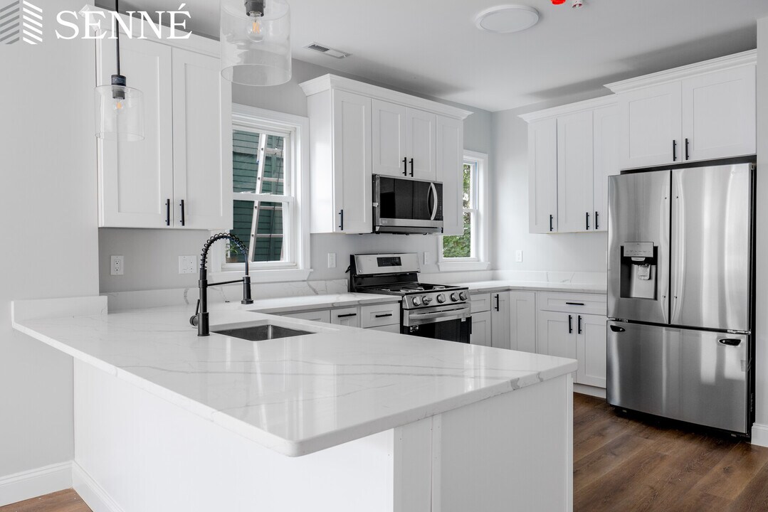 22 Madison Ave, Unit 2 in Cambridge, MA - Foto de edificio