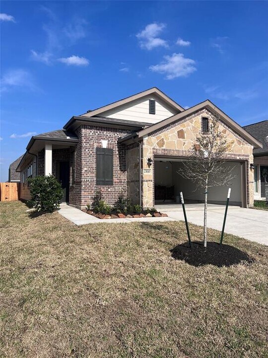 23110 Birmingham Grv Ln in Tomball, TX - Building Photo