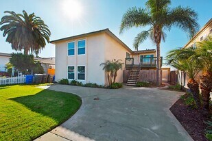 251-255 Ebony Ave in Imperial Beach, CA - Building Photo