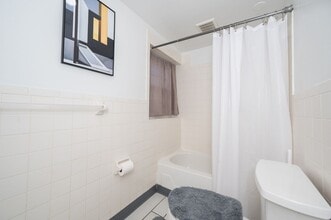 2737 Overdale Dr in Cincinnati, OH - Building Photo - Building Photo