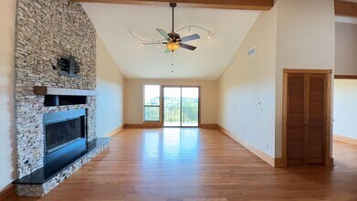 7757 S Hudson Ave in Tulsa, OK - Foto de edificio - Building Photo