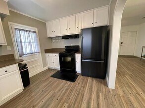 4815 NE Savannah Rd in Jensen Beach, FL - Building Photo - Building Photo