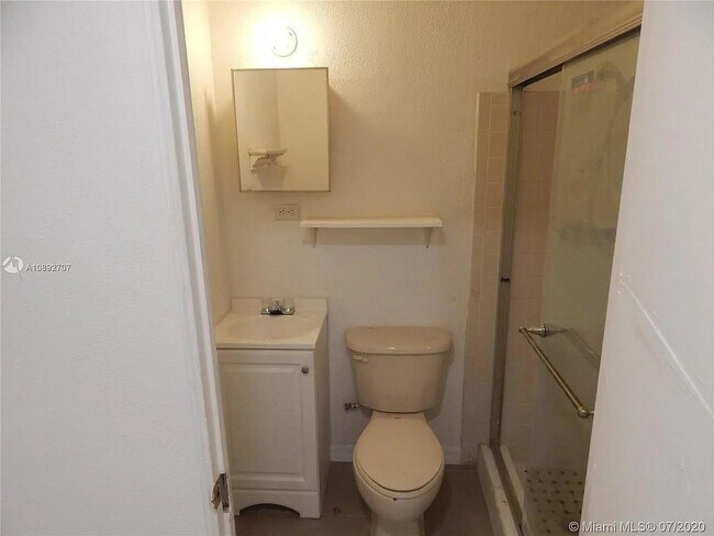 1111 N 25th Ave in Hollywood, FL - Building Photo - Building Photo