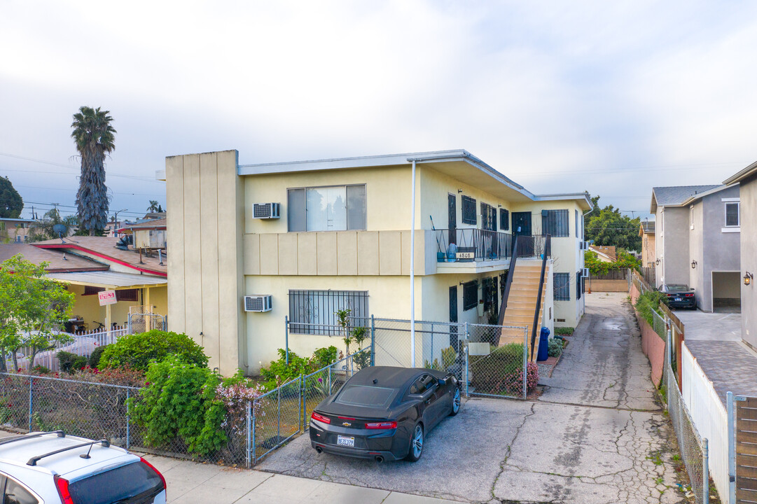 4808 Saturn St in Los Angeles, CA - Foto de edificio