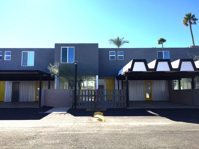 39 Townhomes in Phoenix, AZ - Foto de edificio - Building Photo