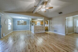 4570 Blue Stream Ln N in Jacksonville, FL - Building Photo - Building Photo