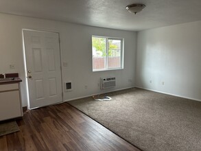 924 Mount Pitt Ave in Medford, OR - Building Photo - Building Photo