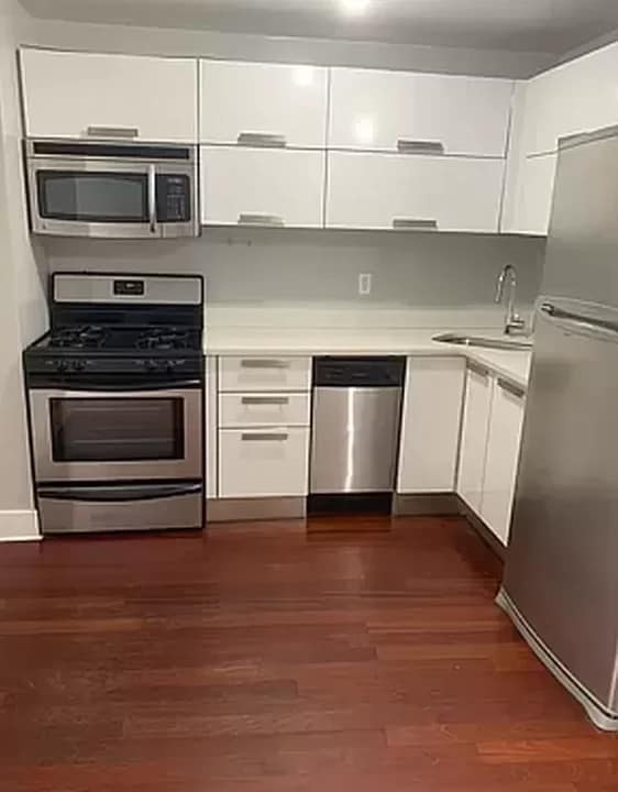 12-18 Meserole St in Brooklyn, NY - Foto de edificio
