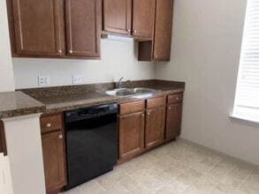 2038 Shady Oak Dr in Mount Joy, PA - Foto de edificio - Building Photo