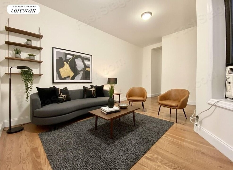 938 Amsterdam Ave in New York, NY - Building Photo