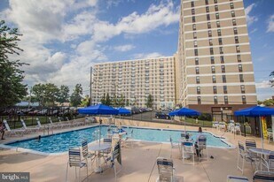 4600 Duke St, Unit 407 in Alexandria, VA - Building Photo