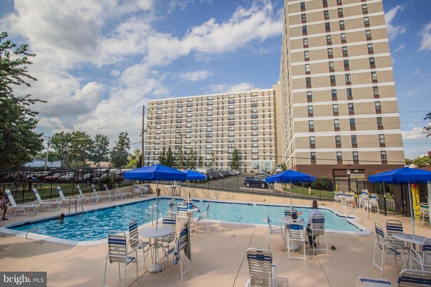 4600 Duke St, Unit 407 in Alexandria, VA - Building Photo