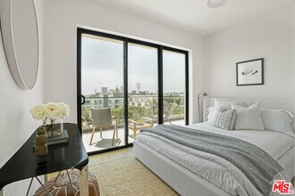 1822 Overland Ave in Los Angeles, CA - Building Photo - Building Photo