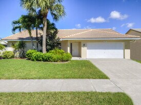 7641 NW 23rd St in Margate, FL - Building Photo
