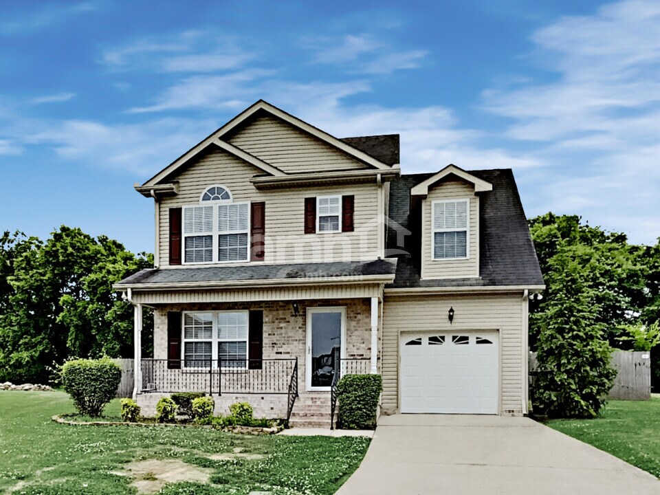 2927 Painted Pony Dr in Murfreesboro, TN - Foto de edificio