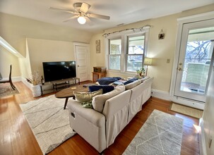 362 Arborway, Unit 2 in Boston, MA - Building Photo - Building Photo