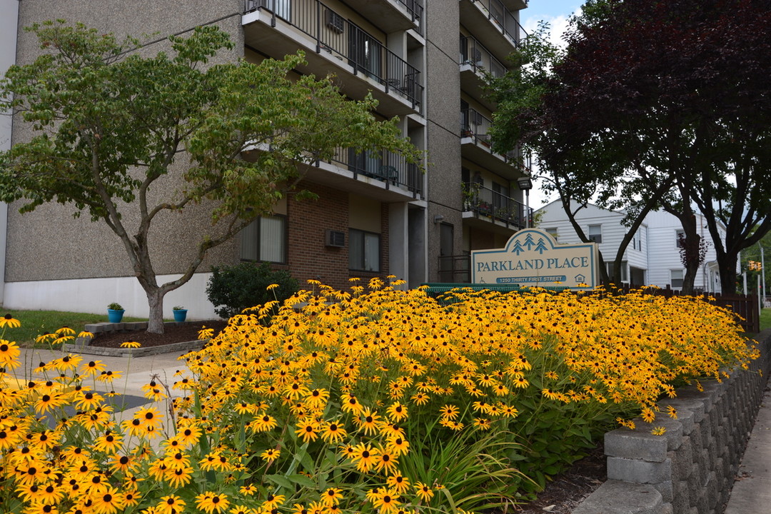 Parkland Place - Senior Community in Parkersburg, WV - Building Photo