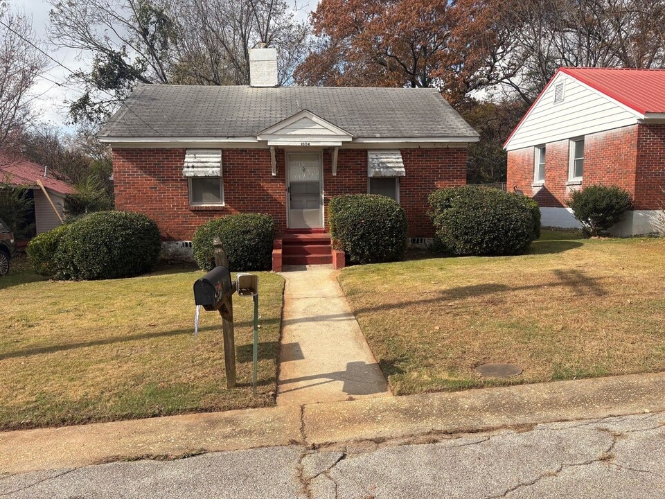 1004 Maplewood Ave in Anniston, AL - Building Photo