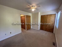 213 Cedarwood Ln photo'