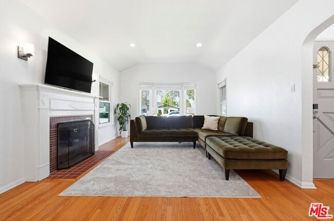 3208 W 81st St in Inglewood, CA - Building Photo - Building Photo