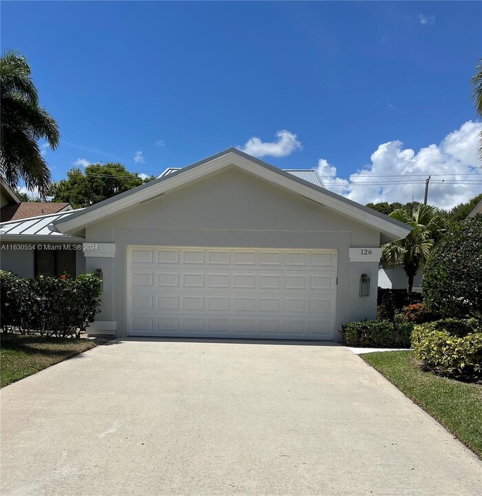 126 Ocean Pines Terrace in Jupiter, FL - Foto de edificio