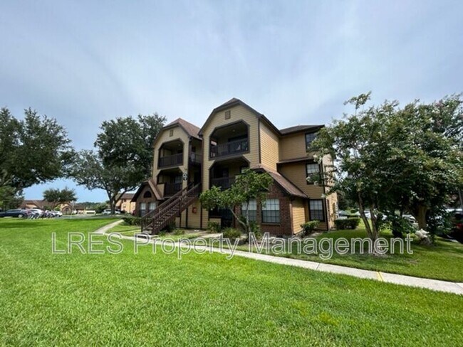 380 Lakepointe Dr in Altamonte Springs, FL - Building Photo - Building Photo