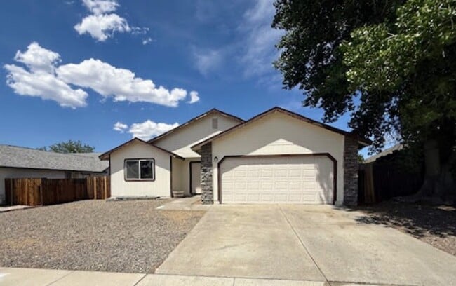 property at 982 Sunburst Dr