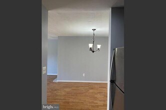 5106 F St SE, Unit 8 in Washington, DC - Foto de edificio - Building Photo