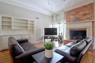 6228 Crestmont Dr in Dallas, TX - Building Photo - Building Photo
