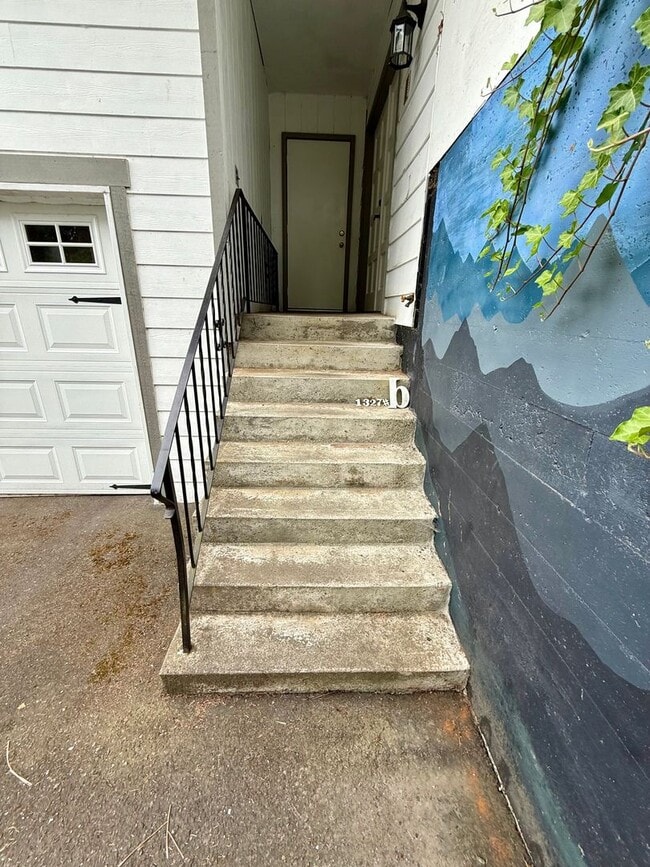 1327 Jacobsen Blvd in Bremerton, WA - Building Photo - Building Photo