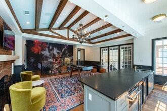 Fairfax Square in Fairfax, VA - Foto de edificio - Building Photo