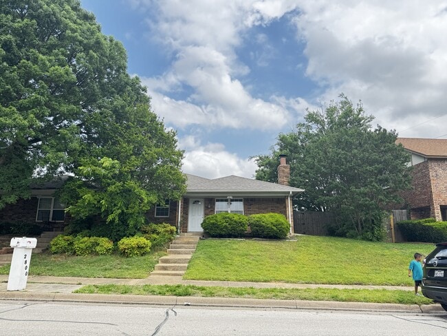 2800 Shady Grove Dr in Bedford, TX - Building Photo - Building Photo