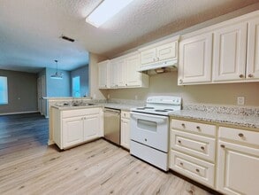 10245 Country Hills Blvd in Tyler, TX - Building Photo - Building Photo