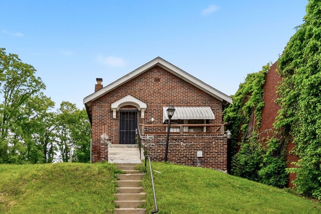 property at 1965 Arlington Ave