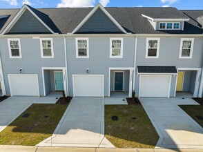 11 @ Main Townhome Community in Winterville, NC - Building Photo - Building Photo