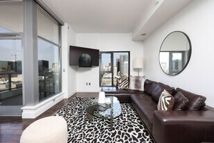 575 Sixth Ave in San Diego, CA - Building Photo