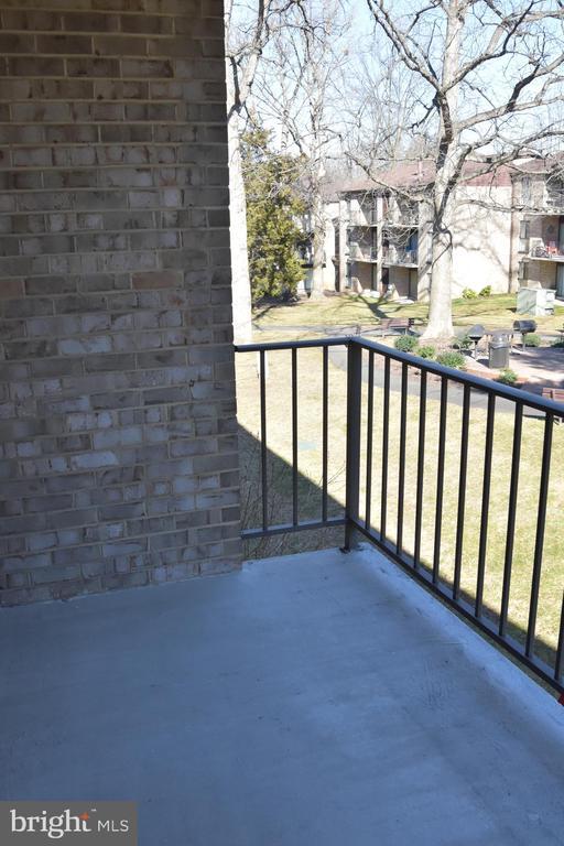 2050 Royal Fern Ct-Unit -11A in Reston, VA - Building Photo - Building Photo