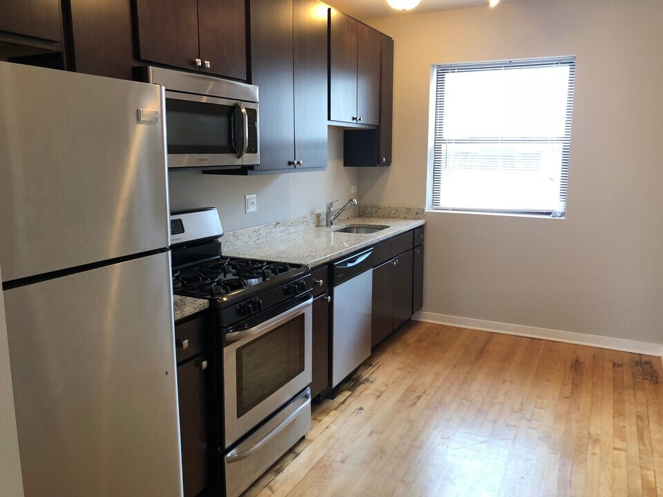 4850 N Drake Ave, Unit 2 in Chicago, IL - Building Photo