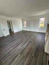 1247 N Florissant Rd in St. Louis, MO - Building Photo - Building Photo