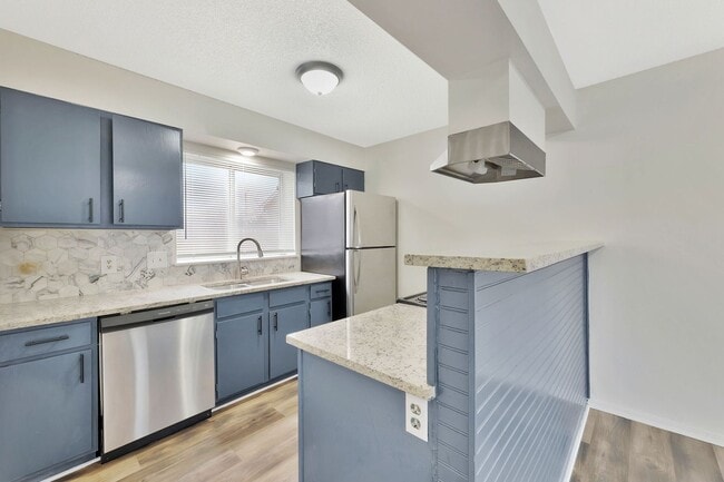 property at 5510 S Gold St