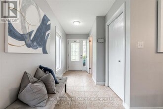 20 Shackleton Dr in Guelph, ON - Building Photo - Building Photo