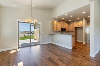 4427 Merlot Ct in Medford, OR - Building Photo - Building Photo