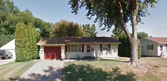 243 Orchard Ct in Silvis, IL - Building Photo