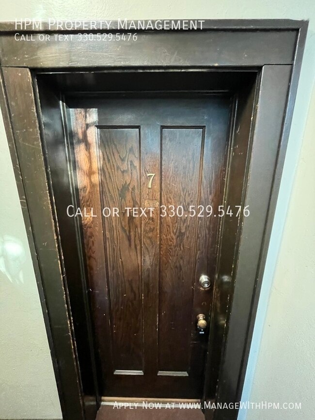 11 S Highland Ave in Akron, OH - Building Photo - Building Photo