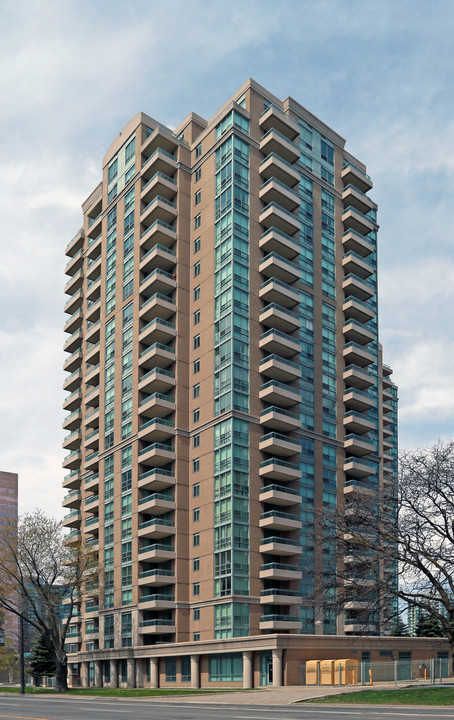 Park Lane Phase 2 in Toronto, ON - Building Photo