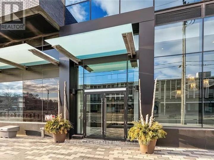 4208-4208 Dundas St W in Toronto, ON - Building Photo