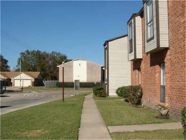13480 S Thorntree Dr-Unit -904 in Houston, TX - Building Photo - Building Photo