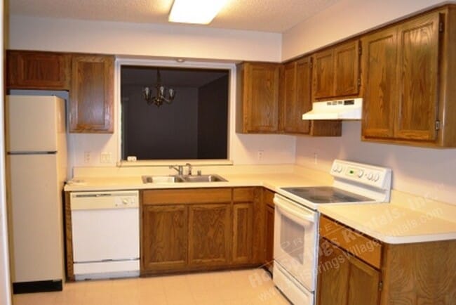 11 Cortez Way in Hot Springs, AR - Building Photo - Building Photo